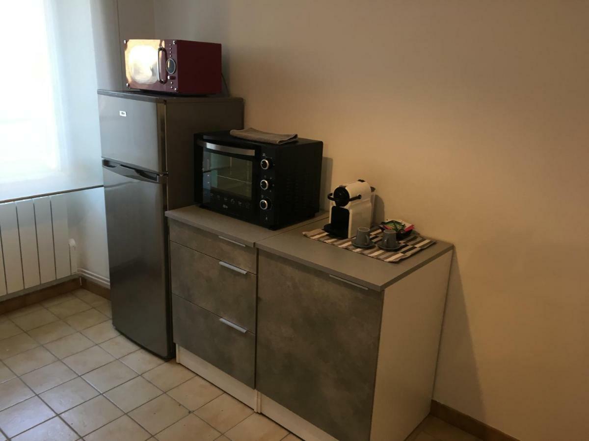 Saint-Pierre-le-Moûtier Charmant T2 Rdc Dans Residence Avec Parc Arbore מראה חיצוני תמונה