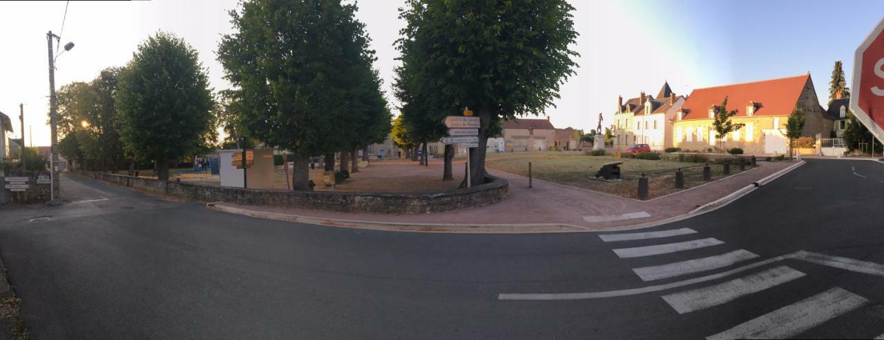 Saint-Pierre-le-Moûtier Charmant T2 Rdc Dans Residence Avec Parc Arbore מראה חיצוני תמונה