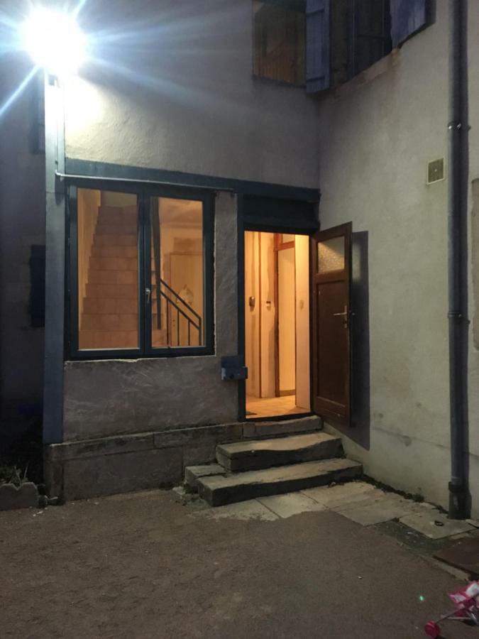 Saint-Pierre-le-Moûtier Charmant T2 Rdc Dans Residence Avec Parc Arbore מראה חיצוני תמונה