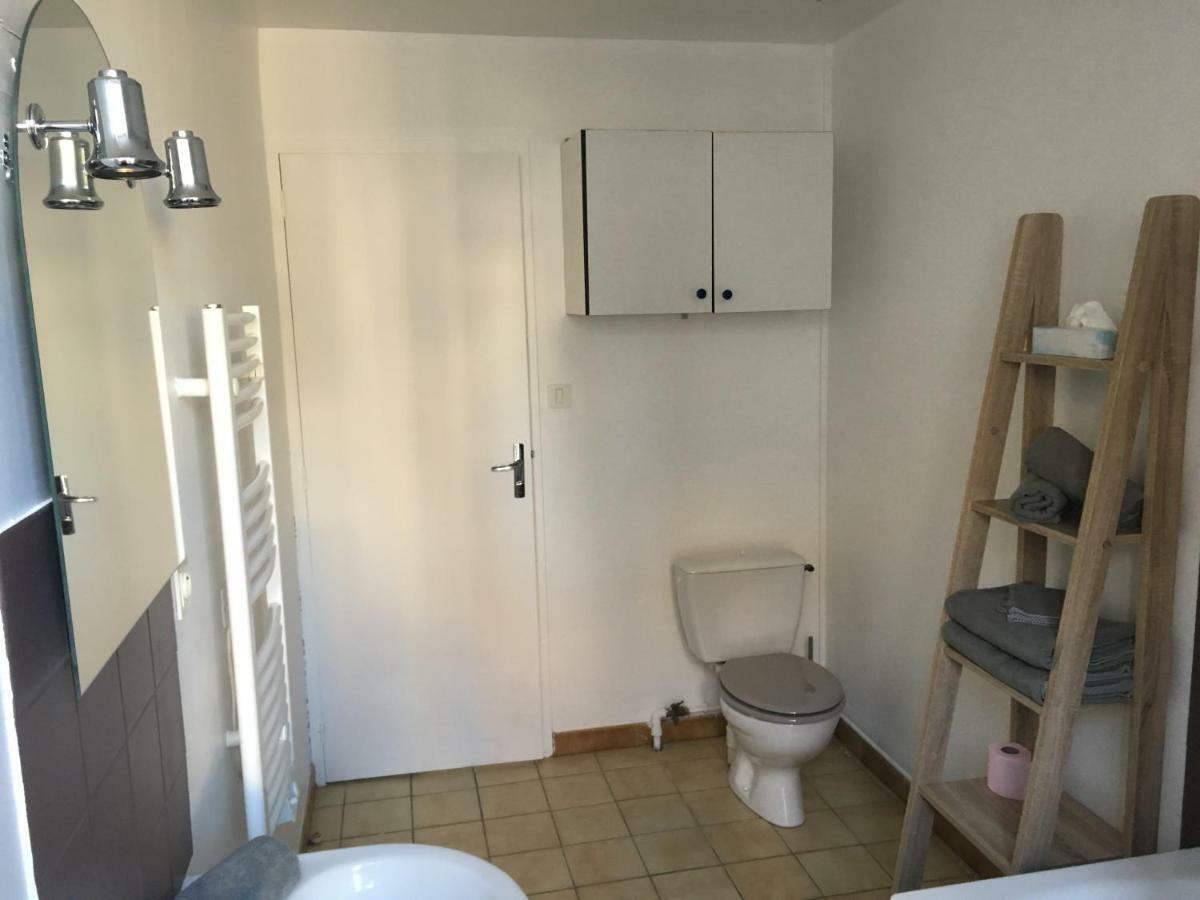 Saint-Pierre-le-Moûtier Charmant T2 Rdc Dans Residence Avec Parc Arbore מראה חיצוני תמונה